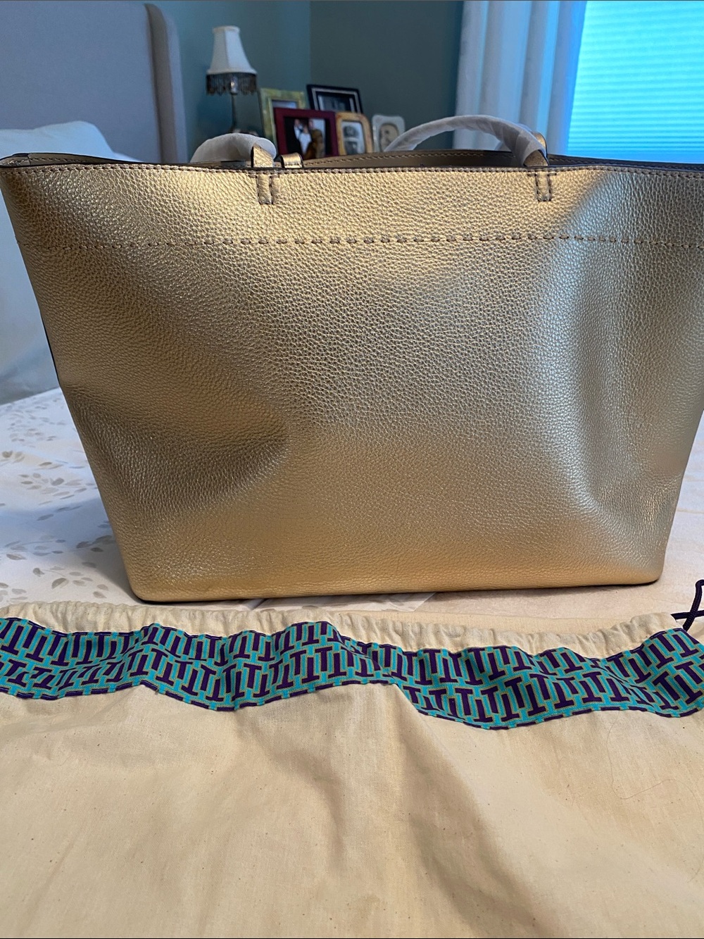 NWT Tory Burch Metallic Gold Leather Tote with Tassel Charm - Picture 8 of 9